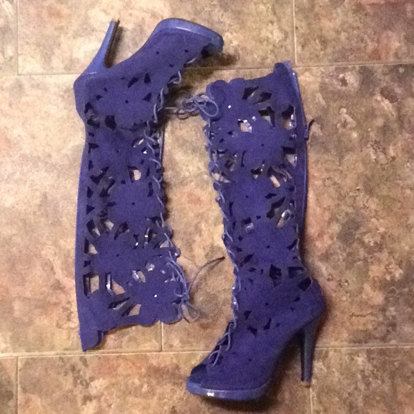 Blue boots - Picture 2 of 4